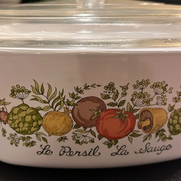 "Spice of Life" - 1.5 Quart Square Casserole with Lid - Picture 2 of 6